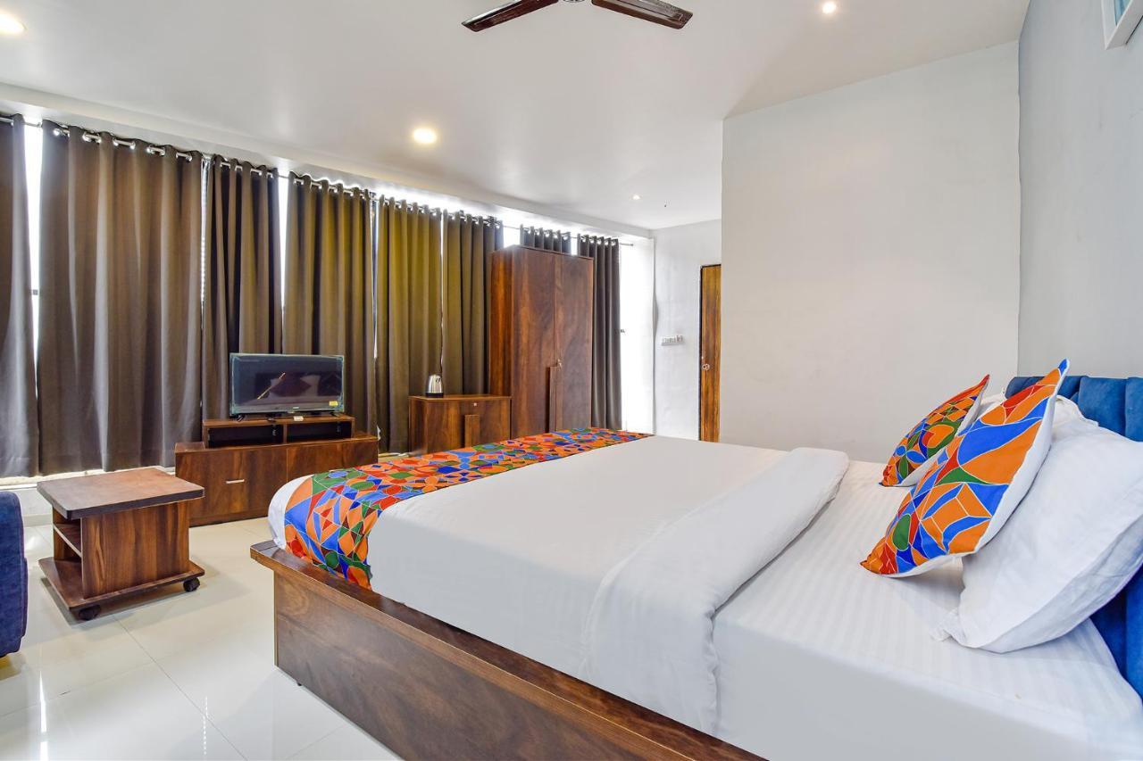 Fabhotel Code Surat Zewnętrze zdjęcie